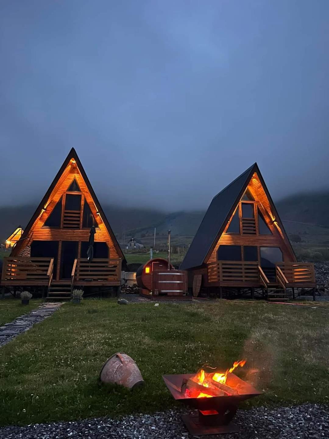 Kazbegi Spa Resort Cottages ภายนอก รูปภาพ