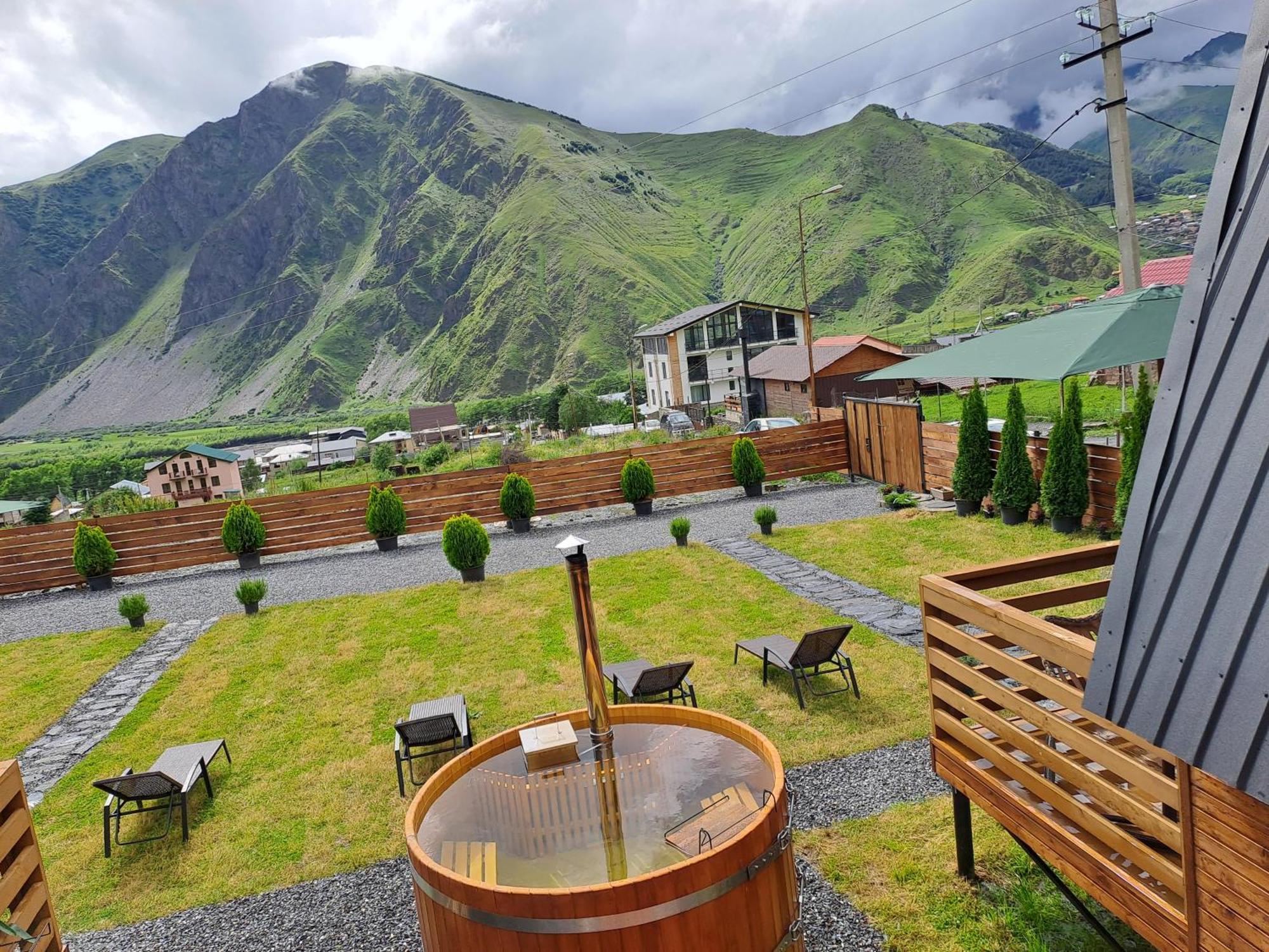 Kazbegi Spa Resort Cottages ภายนอก รูปภาพ