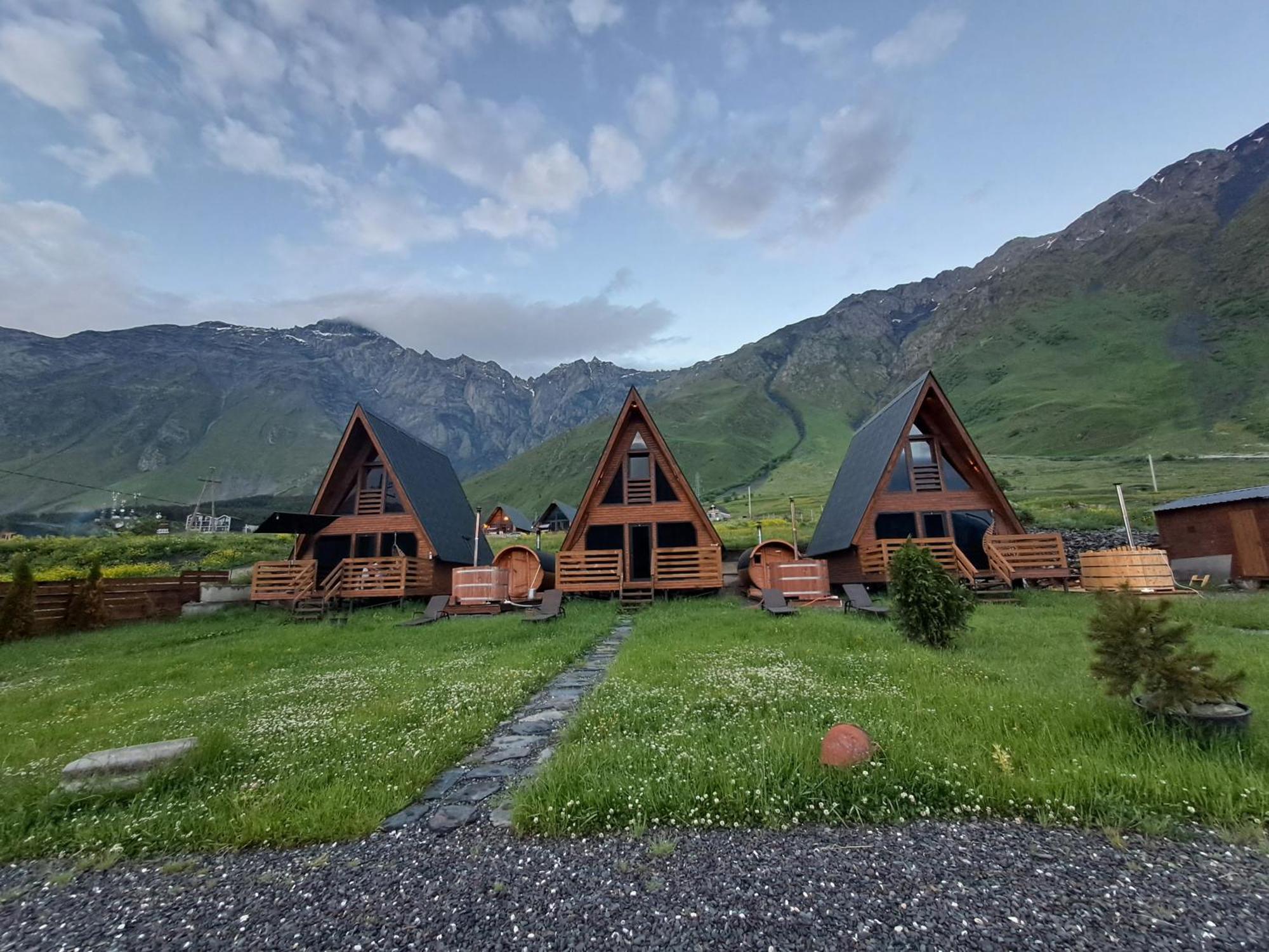 Kazbegi Spa Resort Cottages ภายนอก รูปภาพ